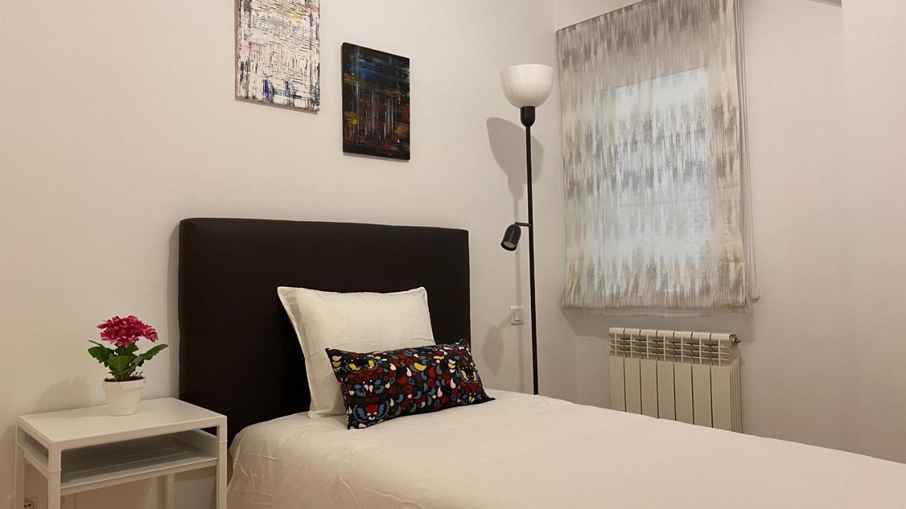 Lc Apartamentos Cesar Augusto Сарагоса Екстериор снимка